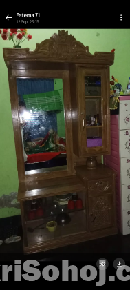 ড্রেসিং টেবিল